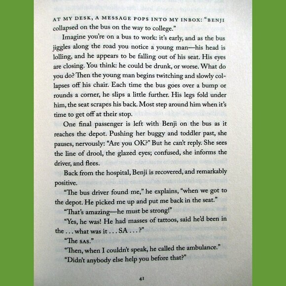 Book - The Wise Hours: A Journey into the Wild and Secret World of Owls - Picture 12 of 15